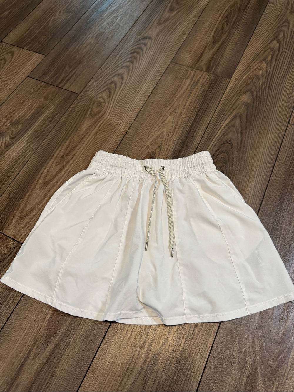 Vuori Cream Drawstring Skort